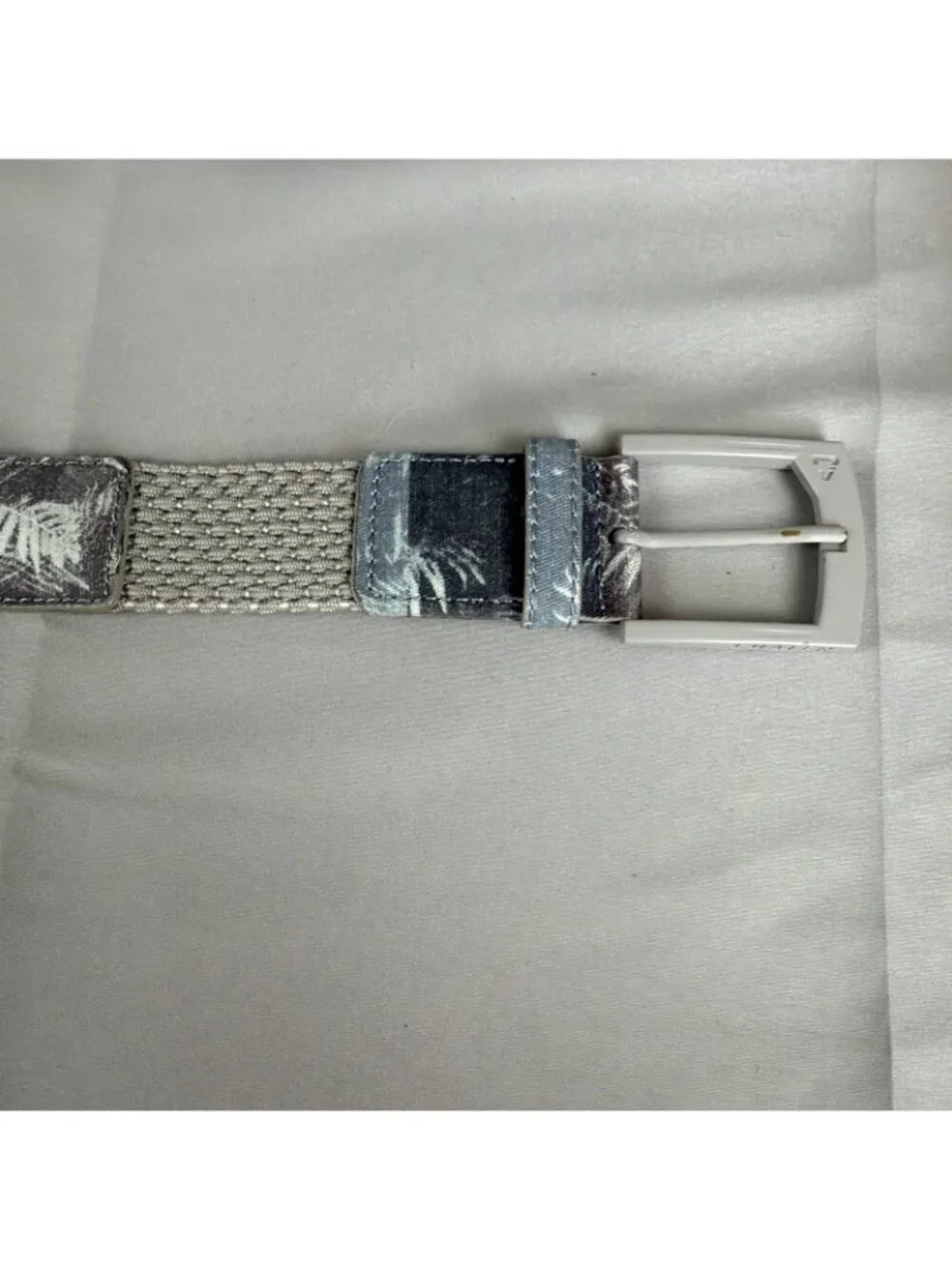 Cuater By Travis Mathew Woven Canvas Golf Belt Blue Grey Tropical Print L XL